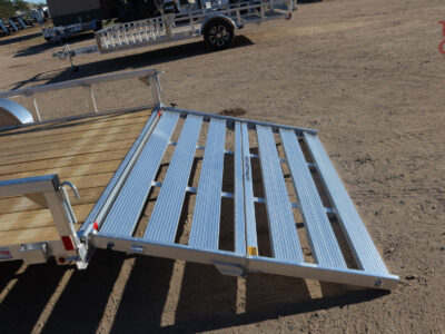 26 H&H H8214RSA-030 82″X14′ Aluminum rail side utility