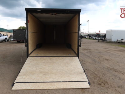 26 H&H H10128FTCHV-140 8.5’X28′ Enclosed