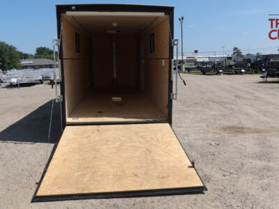 23 H&H H8420TFTV-070 7’X20′ Enclosed