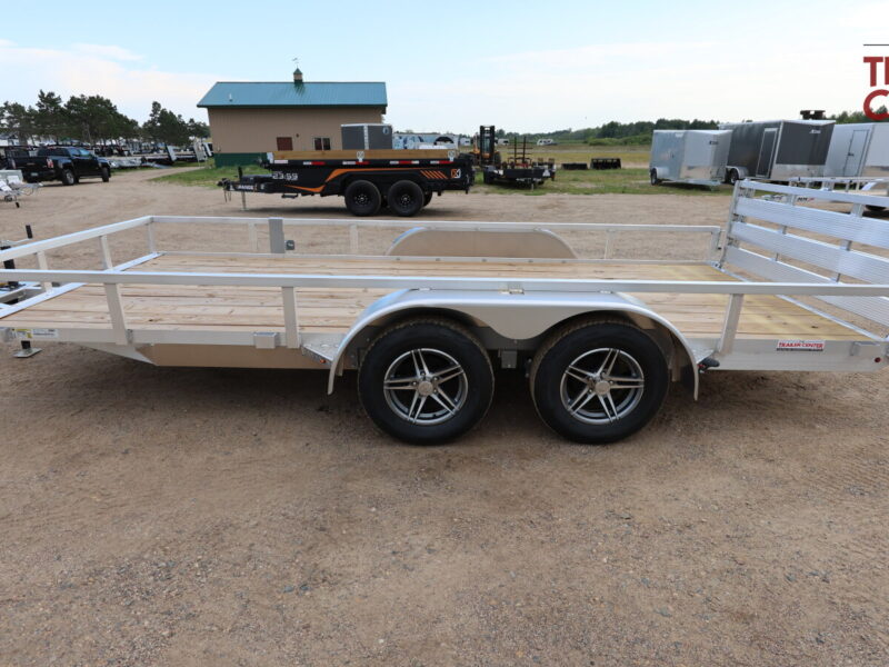26 H&H H8216TRSA-070 82″X16′ Aluminum Rail Side Utility