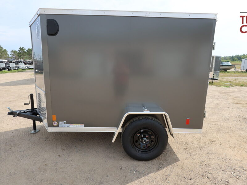 27 Darkhorse DHW5X8SA30 5’X8′ Enclosed